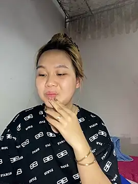Almira6868 webcam