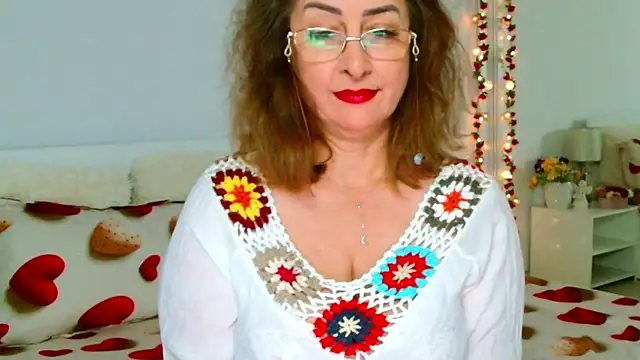 Tyana40 live cam