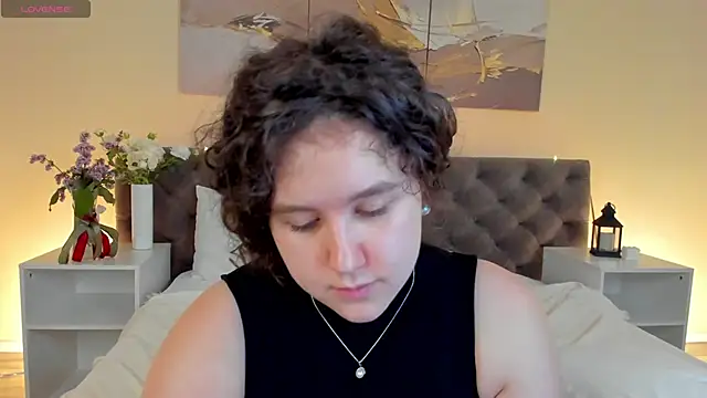 Ariella_Sol webcam