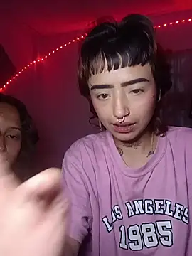 AlexxaAndRileyy webcam