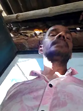 Daddyishere_19 webcam