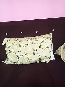 Cute-Sweety webcam