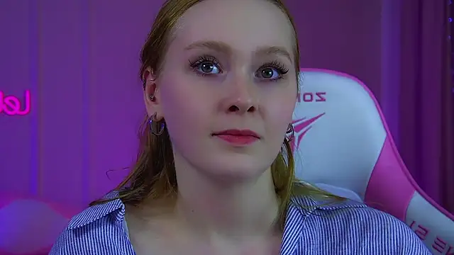 AgataFoxley webcam