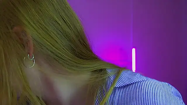 AgataFoxley webcam