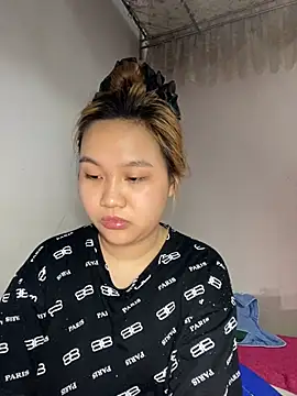 Almira6868 webcam