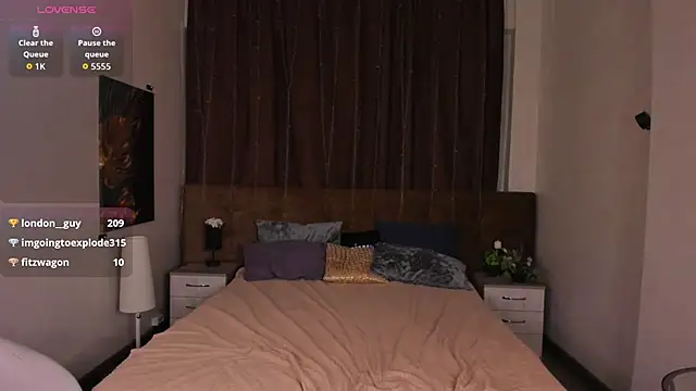 Emilly_Hiil live sex cam