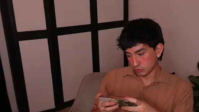 sweettaaron01 webcam