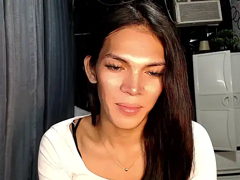 GORGEOUS_CARMEE webcam