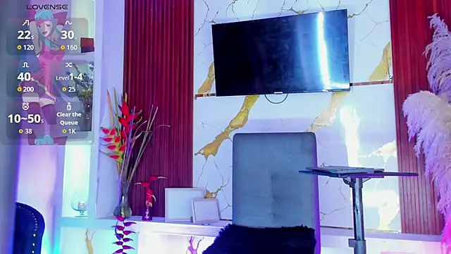 Queens_Wonders_Blonders live cam