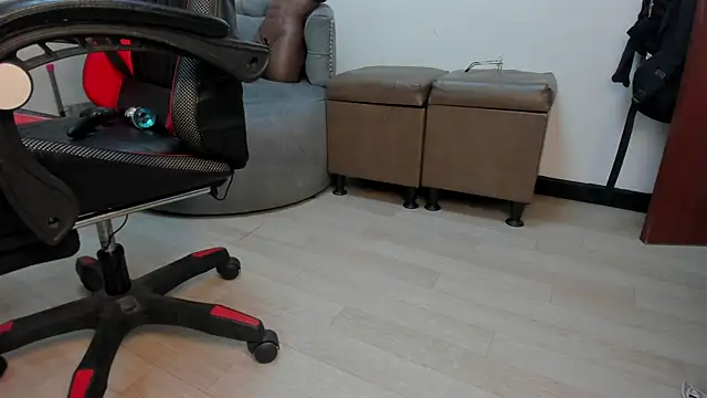 selene_red_ webcam