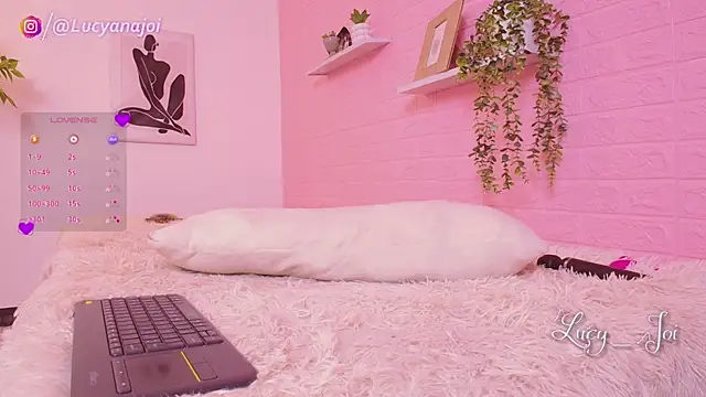 Lucyanajoi webcam