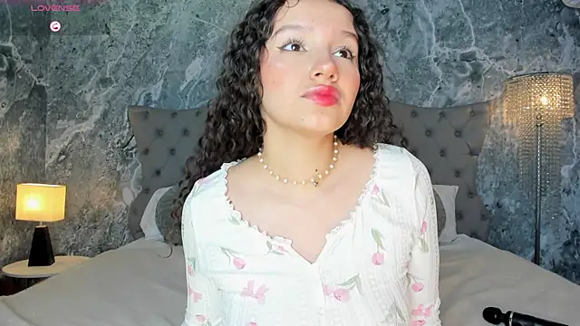 LucyLovelyy webcam