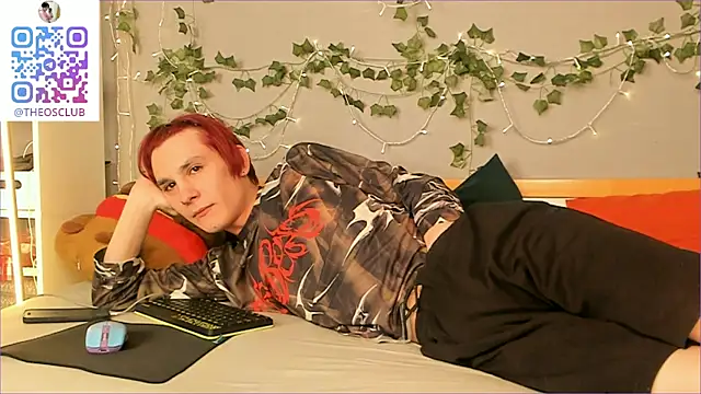 SolarFringe live cam on StripChat