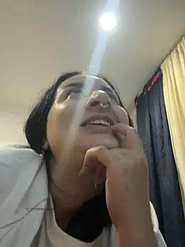 abril_luv's live room