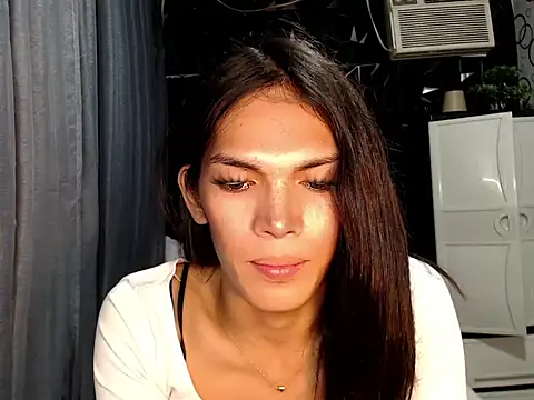 GORGEOUS_CARMEE webcam