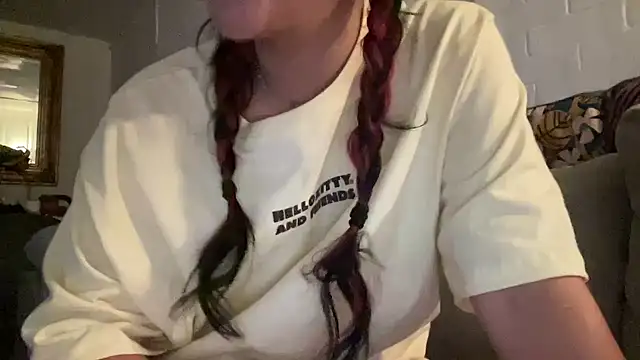 kaithra live sex cam
