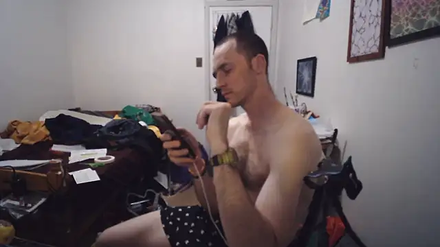 JohnnyMoves live cam