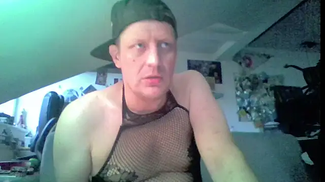 Bigthroaterboy webcam
