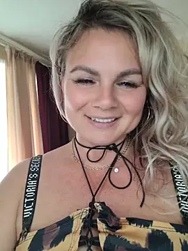 candy_queeen (F milf) - make me very wet