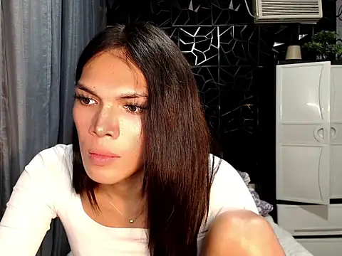 GORGEOUS_CARMEE webcam