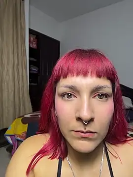 Amelie-RedHoney webcam