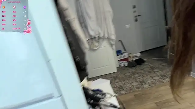 selena_favn webcam
