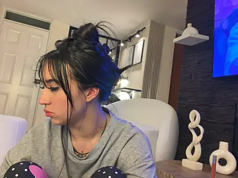 EmmyEvans1 live cam