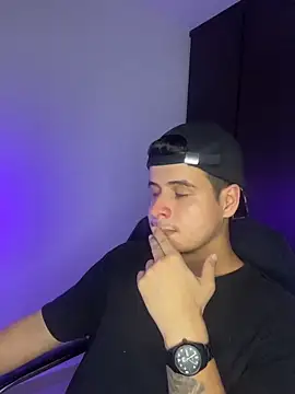 bjornsteel (M young) - Lick biceps