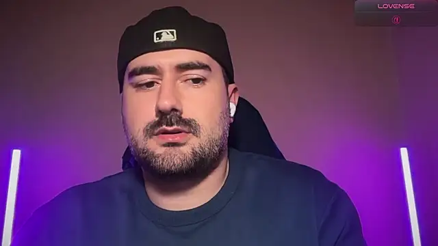 DominantTheo webcam