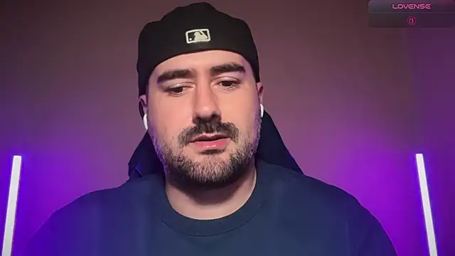 DominantTheo webcam