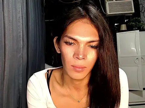 GORGEOUS_CARMEE webcam
