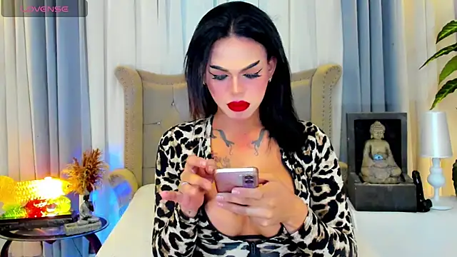 MochaliciousTransOnTop webcam