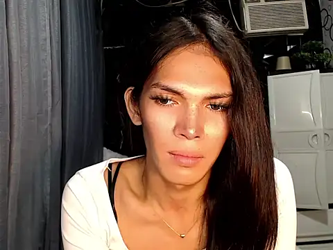GORGEOUS_CARMEE webcam