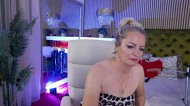 LadyTouch webcam