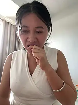 daaqnn (F milf) - 隔外衣抖胸