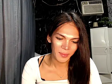 GORGEOUS_CARMEE webcam