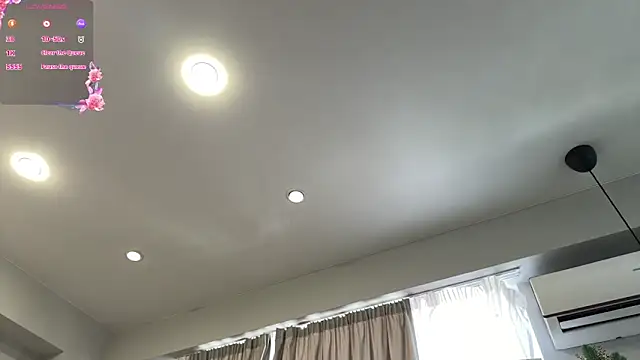 selena_favn webcam