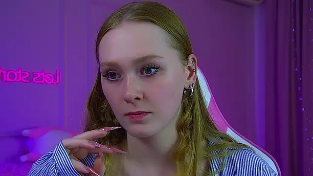 AgataFoxley webcam