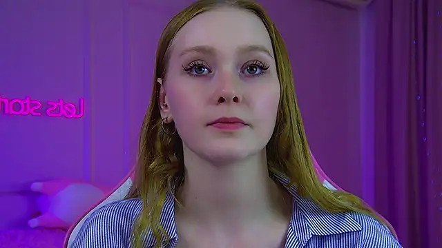 AgataFoxley live cam on StripChat