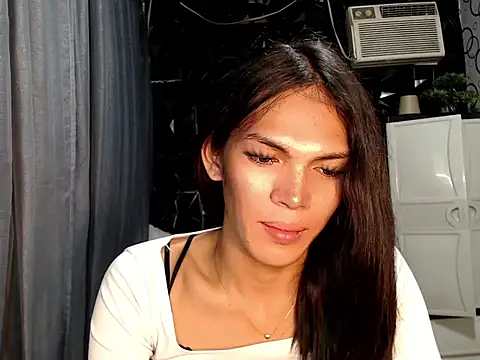 GORGEOUS_CARMEE webcam