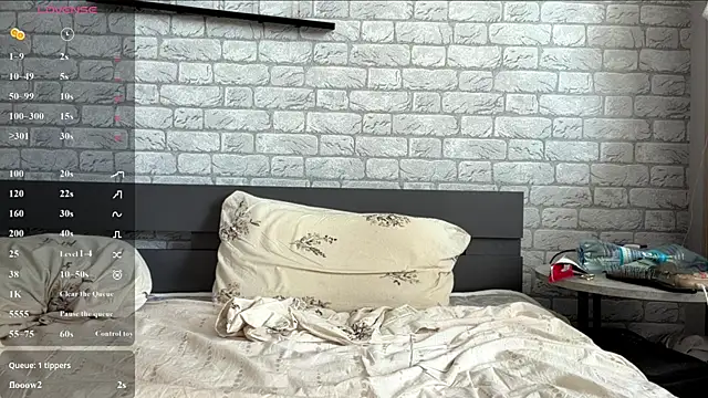 kamila_18_french webcam