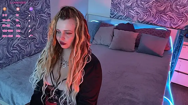 Miss_Maya_Mils webcam