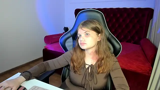 ChloeHalses webcam
