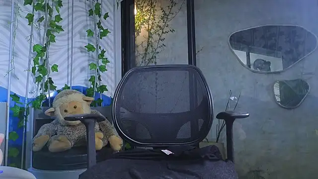 ItsZairen webcam