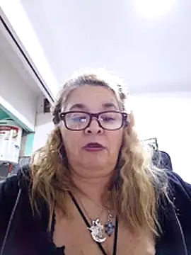 momismilf544 webcam