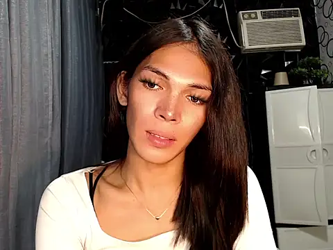 GORGEOUS_CARMEE webcam
