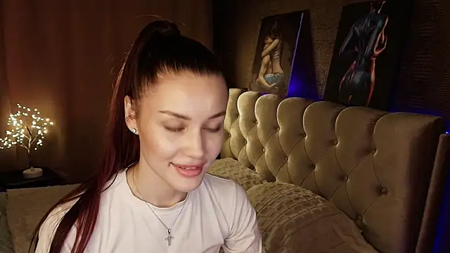 Aria_Mila webcam