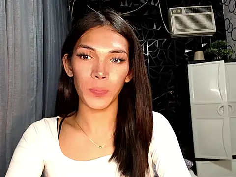 GORGEOUS_CARMEE webcam