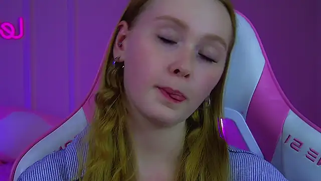 AgataFoxley webcam