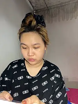 Almira6868 webcam